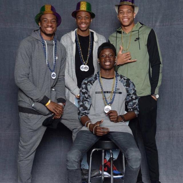 随后集结拥 随后集结拥